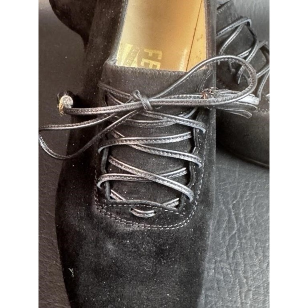 Salvatore Ferragamo Ramato Black Suede Lace Up Heels 6 B Vintage Italy - Picture 4 of 6